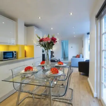 Charming House Tower Bridge Villa